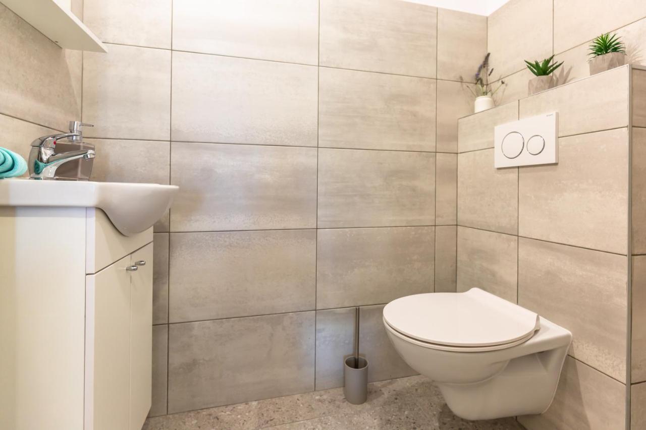 Adris Apartments Omis Exterior photo