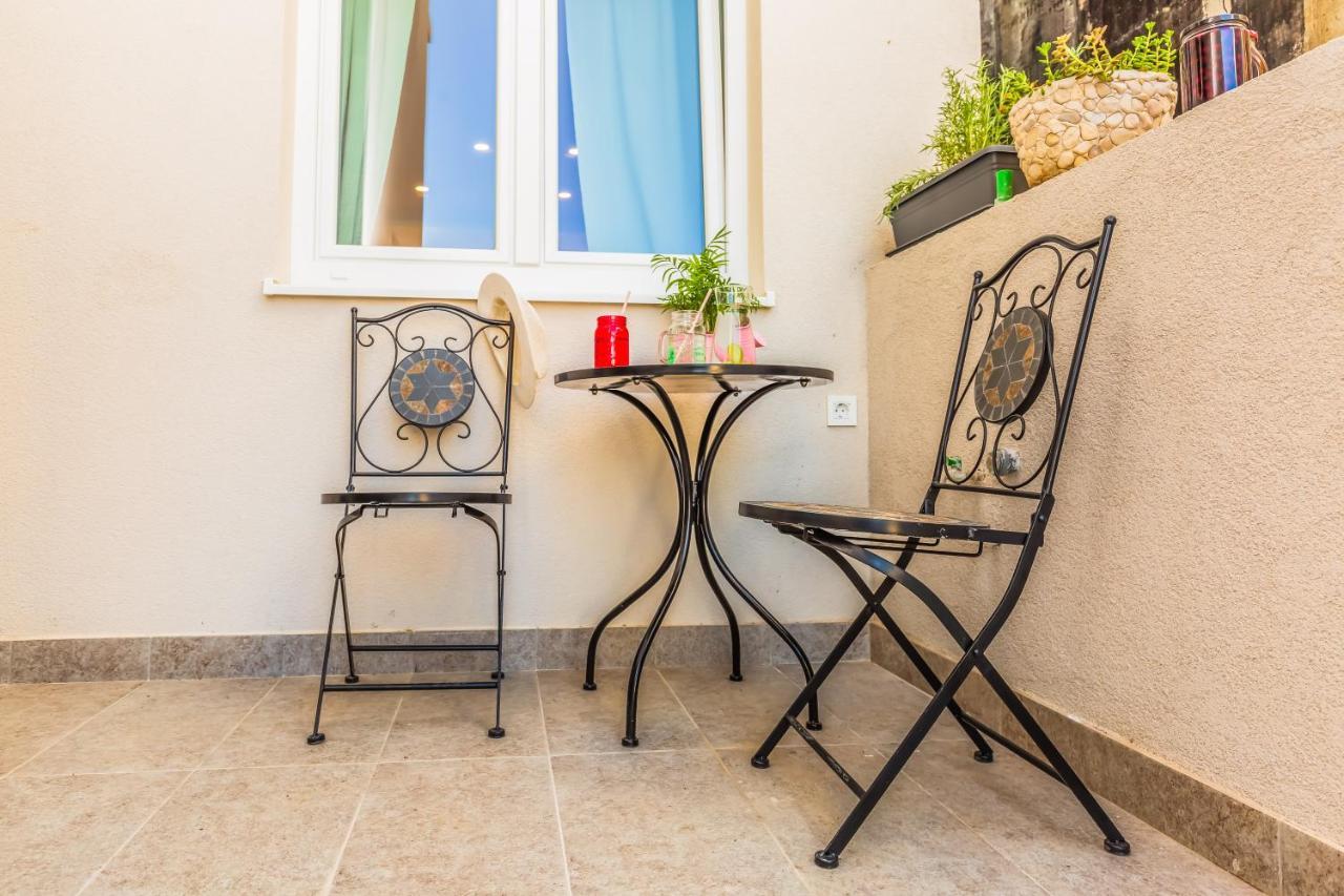 Adris Apartments Omis Exterior photo