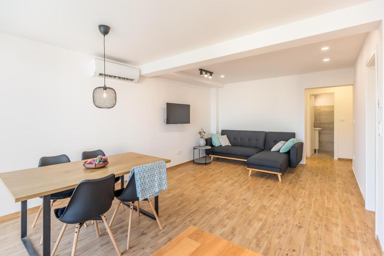Adris Apartments Omis Exterior photo